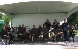 GE Jazz at bandstand Golden Ears Jazz Band in the bandstand
